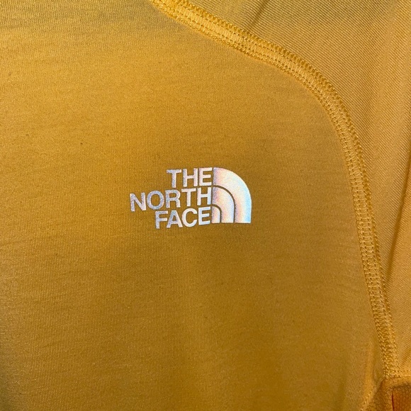The North Face Lightweight Workout Shirt - Picture 2 of 7